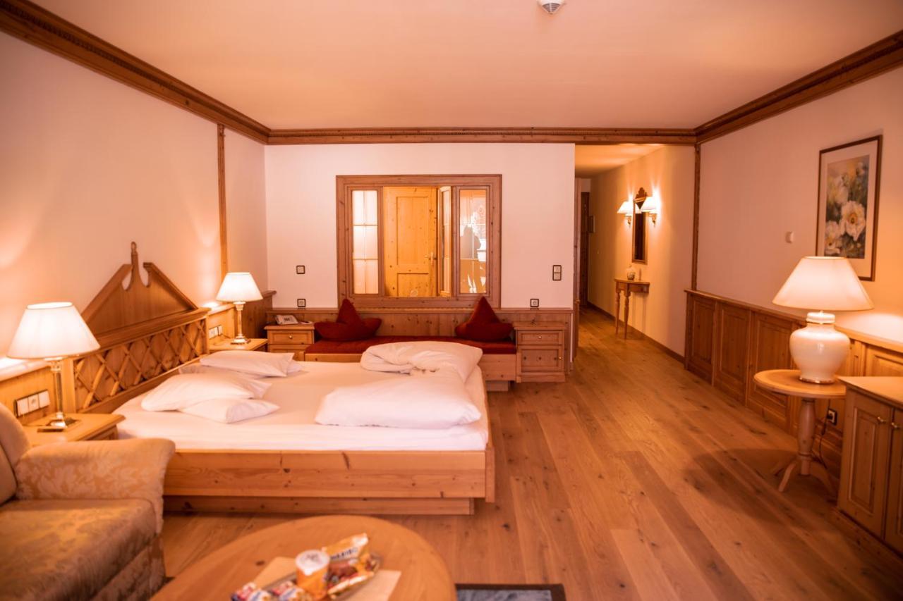 Wellnesshotel ...Liebes Rot-Flueh Хальдензе Экстерьер фото