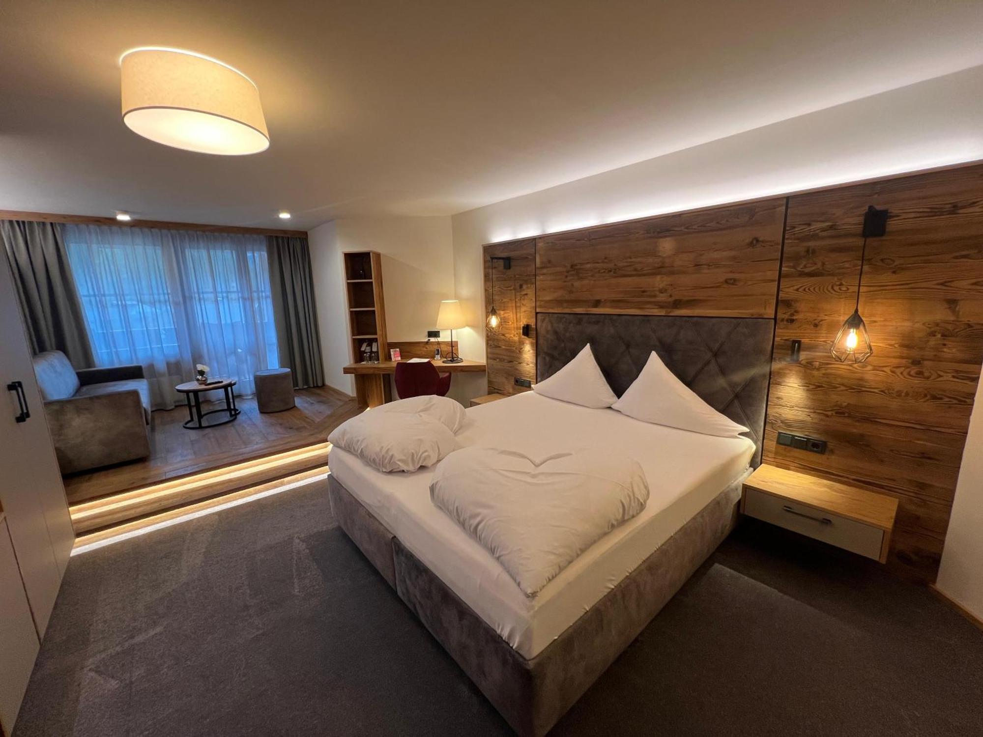 Wellnesshotel ...Liebes Rot-Flueh Хальдензе Экстерьер фото
